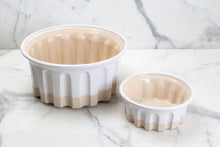 Load image into Gallery viewer, Round Baker