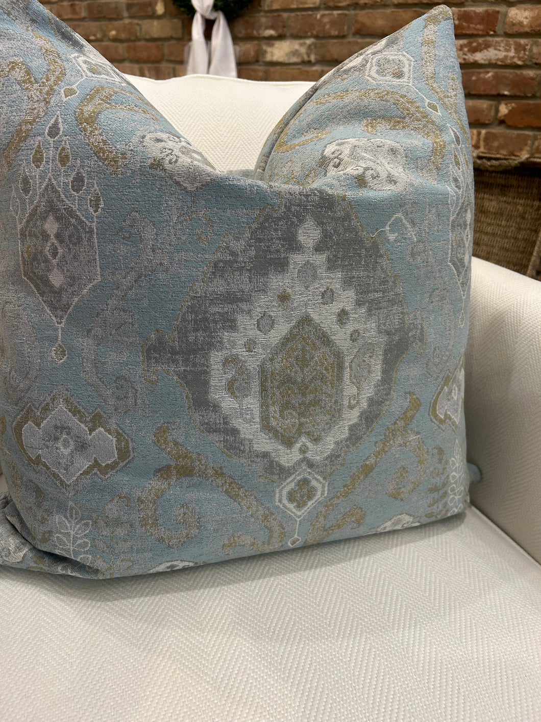 Alma Pillow
