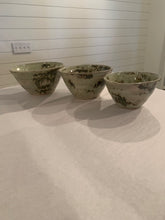 Load image into Gallery viewer, GE Serving Bowl - Celery
