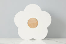Load image into Gallery viewer, Daisy Collection
